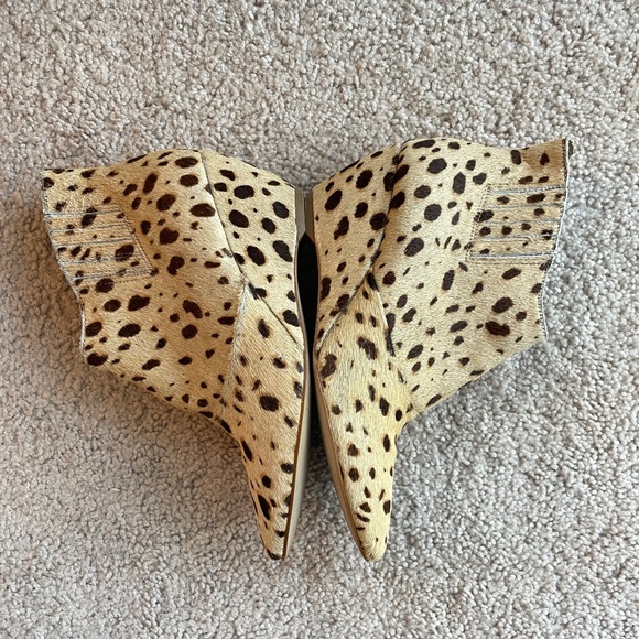 Matisse Tan Brown Spotted Fur Wedge Heel Ankle Boots Size 7 Booties Western Fall - Picture 10 of 14